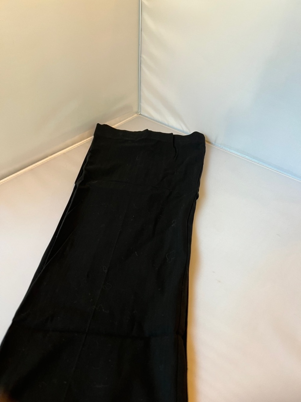 bebe Black Slim Fit Low Rise Dress Pants with Flared Cuff. Size 8 - Picture 12 of 12